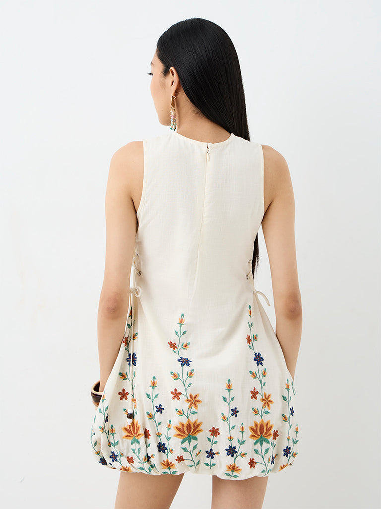 Bombay Paisley Off-White Floral Embroidered Cotton Bubble Dress — photo 4